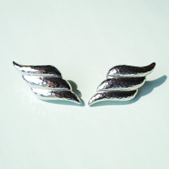 Vintage 1980s Monet Abstract Wing Earrings – Oversized Silver Tone Clip-Ons - Picture 1 of 3
